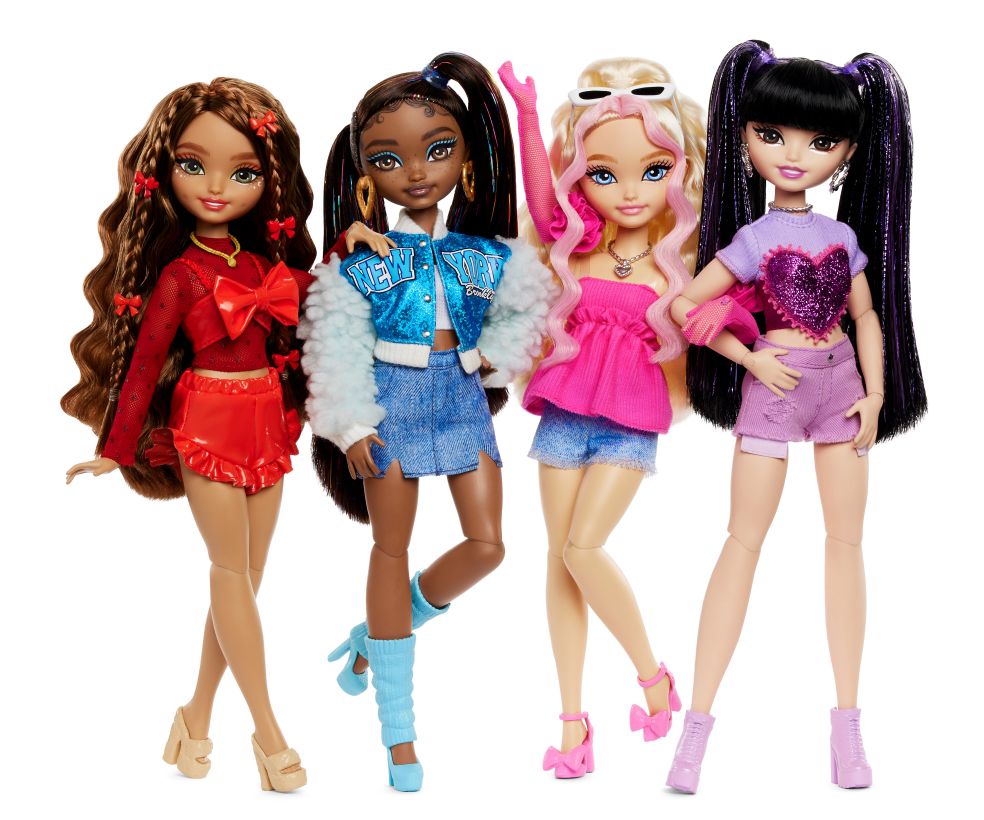 HYC21 Barbie Dream Besties Malibu